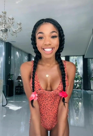 2. Sexy Teala Dunn Shows Cleavage in Leopard Swimsuit and Bouncing Boobs