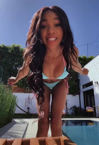 2. Erotic Teala Dunn Shows Butt at the Swimming Pool