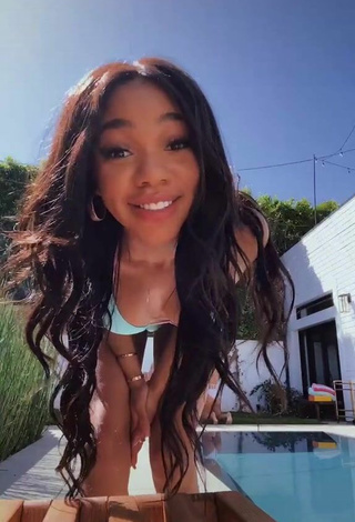 5. Erotic Teala Dunn Shows Butt at the Swimming Pool