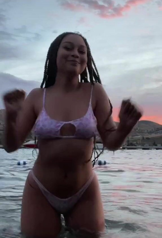 4. Sweetie Veondre Mitchell in Bikini in the Sea