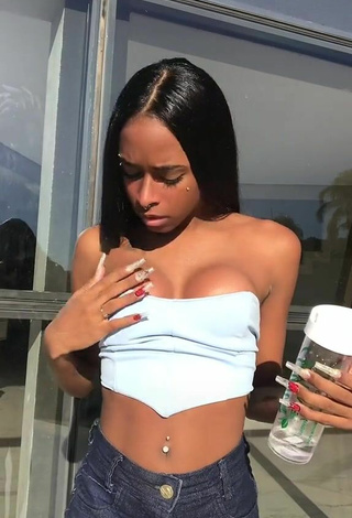 Sexy victoriasimonns Shows Cleavage in White Tube Top