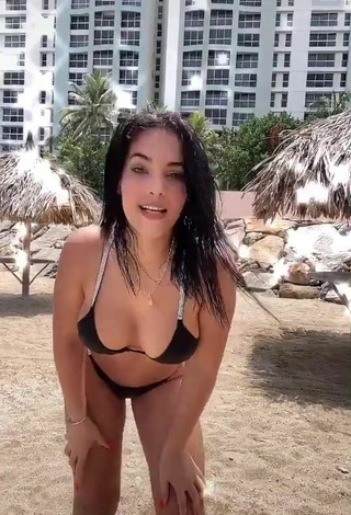 Sweet Yeimmy Shows Cleavage in Cute Black Bikini at the Beach