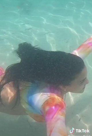 2. Sexy Yeimmy Shows Cleavage in Bikini in the Sea
