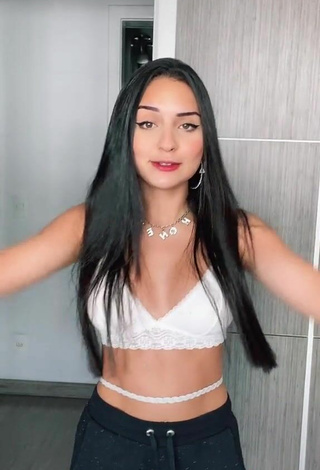 4. Sexy Yasmin Fernandes in White Bra and Bouncing Boobs