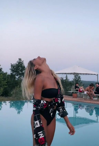 2. Sexy Alessia Lanza in Black Bikini at the Pool