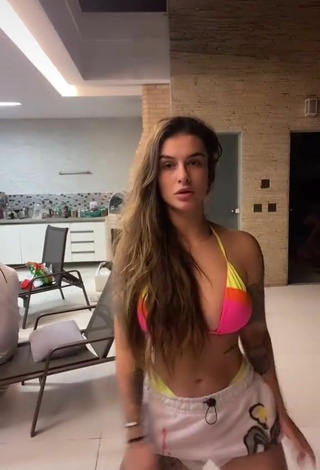 2. Cute Bárbara Labres Shows Cleavage in Bikini Top