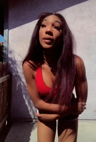 2. Hot Bria Alana Shows Cleavage in Red Sport Bra and Bouncing Tits