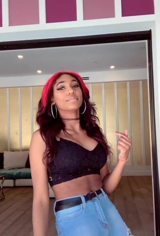 4. Amazing Bria Alana Shows Cleavage in Hot Black Crop Top and Bouncing Breasts