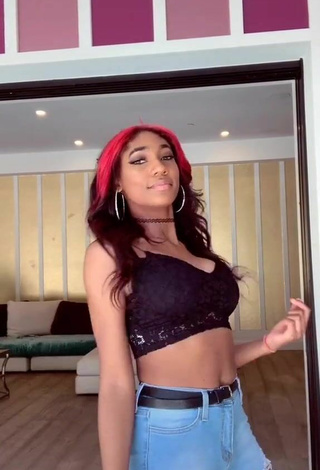 5. Amazing Bria Alana Shows Cleavage in Hot Black Crop Top and Bouncing Breasts