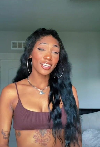 1. Sweetie Bria Alana Shows Cleavage in Brown Crop Top and Bouncing Tits