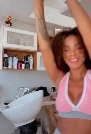 5. Beautiful Brunna Gonçalves Shows Cleavage in Sexy Pink Sport Bra and Bouncing Boobs