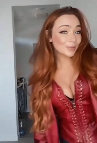 Wonderful Caitlin Christine Shows Cosplay and Bouncing Boobs
