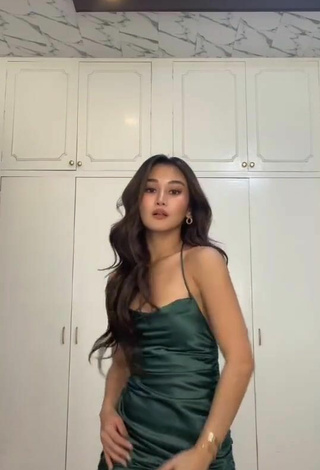 2. Sexy Chienna Filomeno in Green Dress