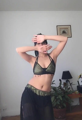 XENA Shows Cleavage in Erotic Crop Top and Bouncing Boobs