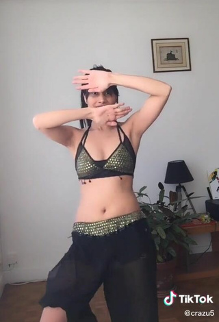 4. XENA Shows Cleavage in Erotic Crop Top and Bouncing Boobs