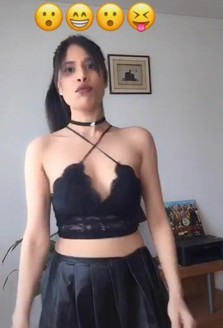 3. Lovely XENA Shows Cleavage in Black Crop Top and Bouncing Boobs