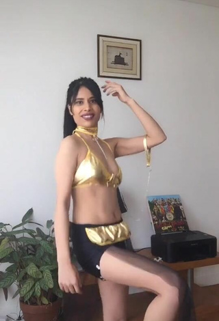 5. Sexy XENA in Golden Bikini Top and Bouncing Boobs