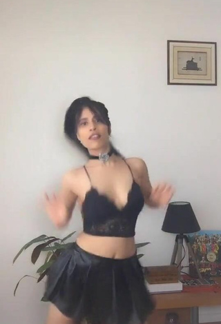 2. Breathtaking XENA in Black Crop Top and Bouncing Breasts