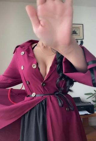 4. Sexy XENA Shows Cleavage in Dress and Bouncing Boobs