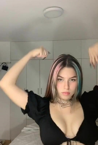 Pretty Daela Shows Cleavage in Black Crop Top and Bouncing Tits