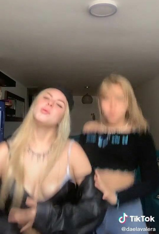 4. Amazing Daela Shows Cleavage in Hot Crop Top and Bouncing Tits