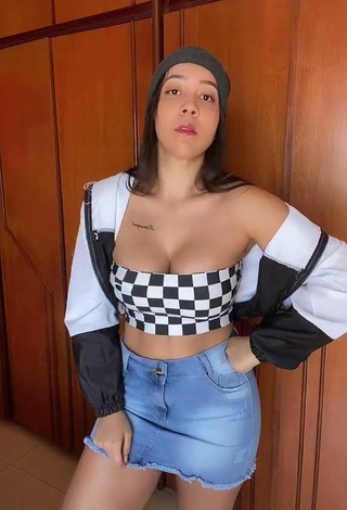 Sexy Dri Santos Shows Cleavage in Checkered Tube Top and Bouncing Boobs