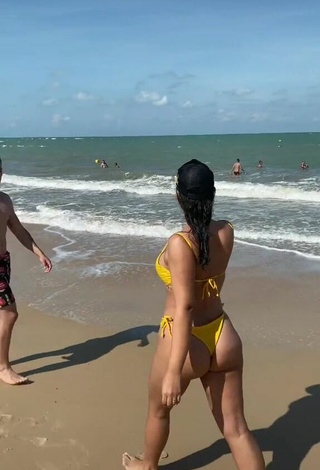 Sexy Dri Santos Shows Butt at the Beach