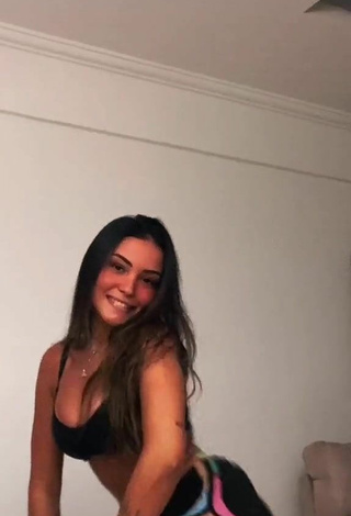 4. Hot Gabriela Moura Shows Cleavage in Black Crop Top and Bouncing Breasts