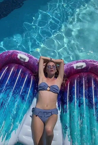 4. Sexy Alexandra Nabatchikova Shows Legs at the Swimming Pool