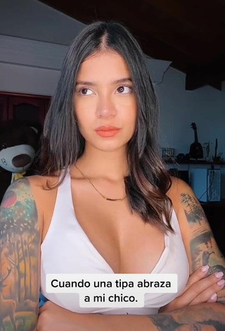 2. Sexy Jenn Muriel Shows Cleavage in White Crop Top