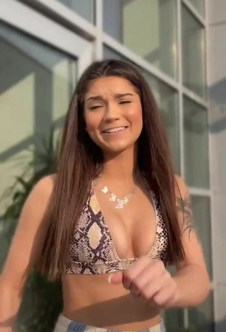 3. Sexy Karsynfoys Shows Cleavage in Snake Print Bikini Top and Bouncing Boobs