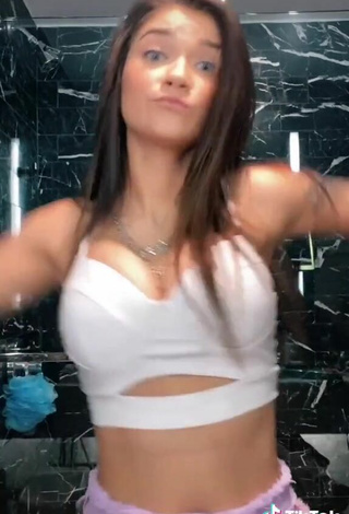 4. Alluring Karsynfoys Shows Cleavage in Erotic White Crop Top