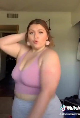 3. Magnificent Lexie Lemon Shows Cleavage in Pink Crop Top and Bouncing Boobs