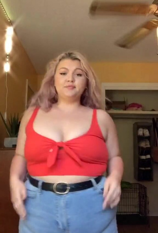 1. Elegant Lexie Lemon Shows Cleavage in Red Crop Top and Bouncing Breasts