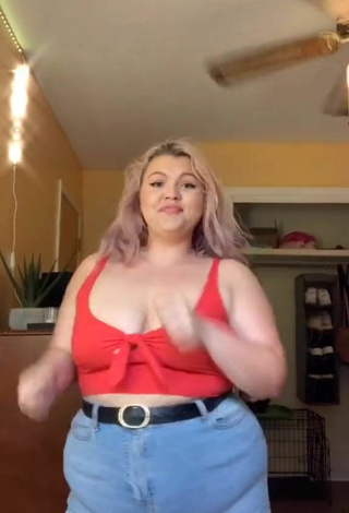 2. Elegant Lexie Lemon Shows Cleavage in Red Crop Top and Bouncing Breasts