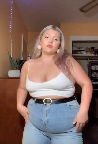Lovely Lexie Lemon Shows Cleavage in White Crop Top and Bouncing Breasts