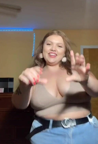 3. Really Cute Lexie Lemon Shows Cleavage in Beige Crop Top and Bouncing Boobs