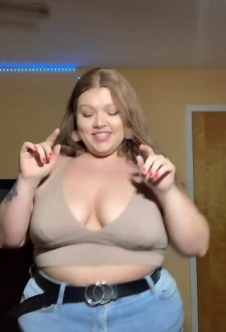 4. Really Cute Lexie Lemon Shows Cleavage in Beige Crop Top and Bouncing Boobs