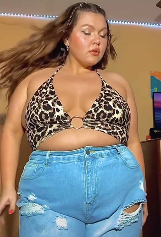 5. Sweet Lexie Lemon Shows Cleavage in Cute Leopard Crop Top and Bouncing Boobs