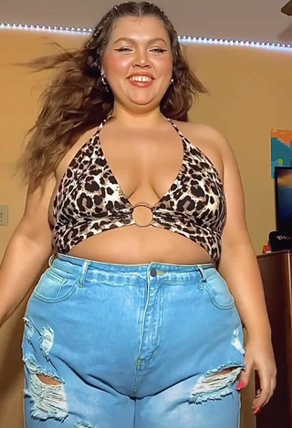 2. Hottie Lexie Lemon Shows Cleavage in Leopard Crop Top and Bouncing Boobs