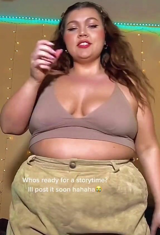 3. Cute Lexie Lemon Shows Cleavage in Beige Crop Top and Bouncing Tits