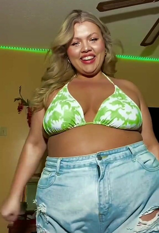 Pretty Lexie Lemon in Bikini Top and Bouncing Boobs