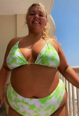 3. Hottie Lexie Lemon Shows Cleavage in Bikini and Bouncing Boobs on the Balcony
