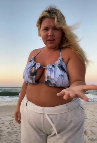 Seductive Lexie Lemon Shows Cleavage in Bikini Top at the Beach and Bouncing Boobs