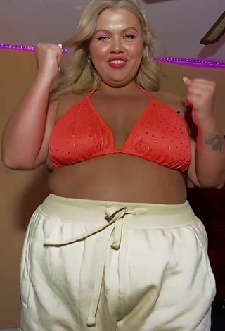 2. Sweetie Lexie Lemon in Orange Bikini Top and Bouncing Tits