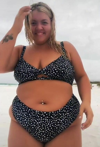 Hot Lexie Lemon Shows Cleavage in Bikini at the Beach