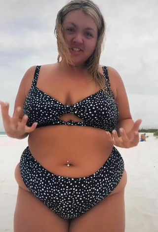 2. Hot Lexie Lemon Shows Cleavage in Bikini at the Beach