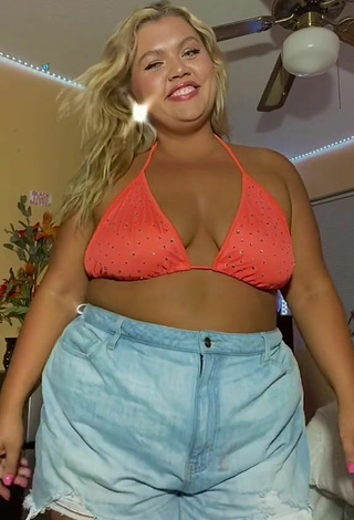 Hot Lexie Lemon Shows Cleavage in Orange Bikini Top and Bouncing Boobs