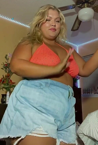 4. Hot Lexie Lemon Shows Cleavage in Orange Bikini Top and Bouncing Boobs