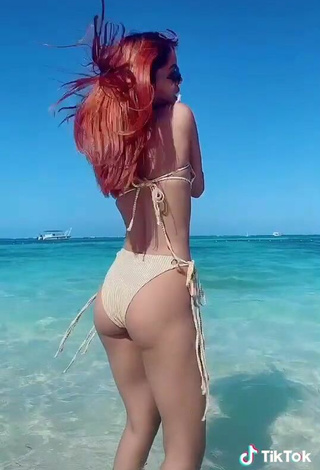 5. Sexy Melissa Rodriguez Shows Butt at the Beach